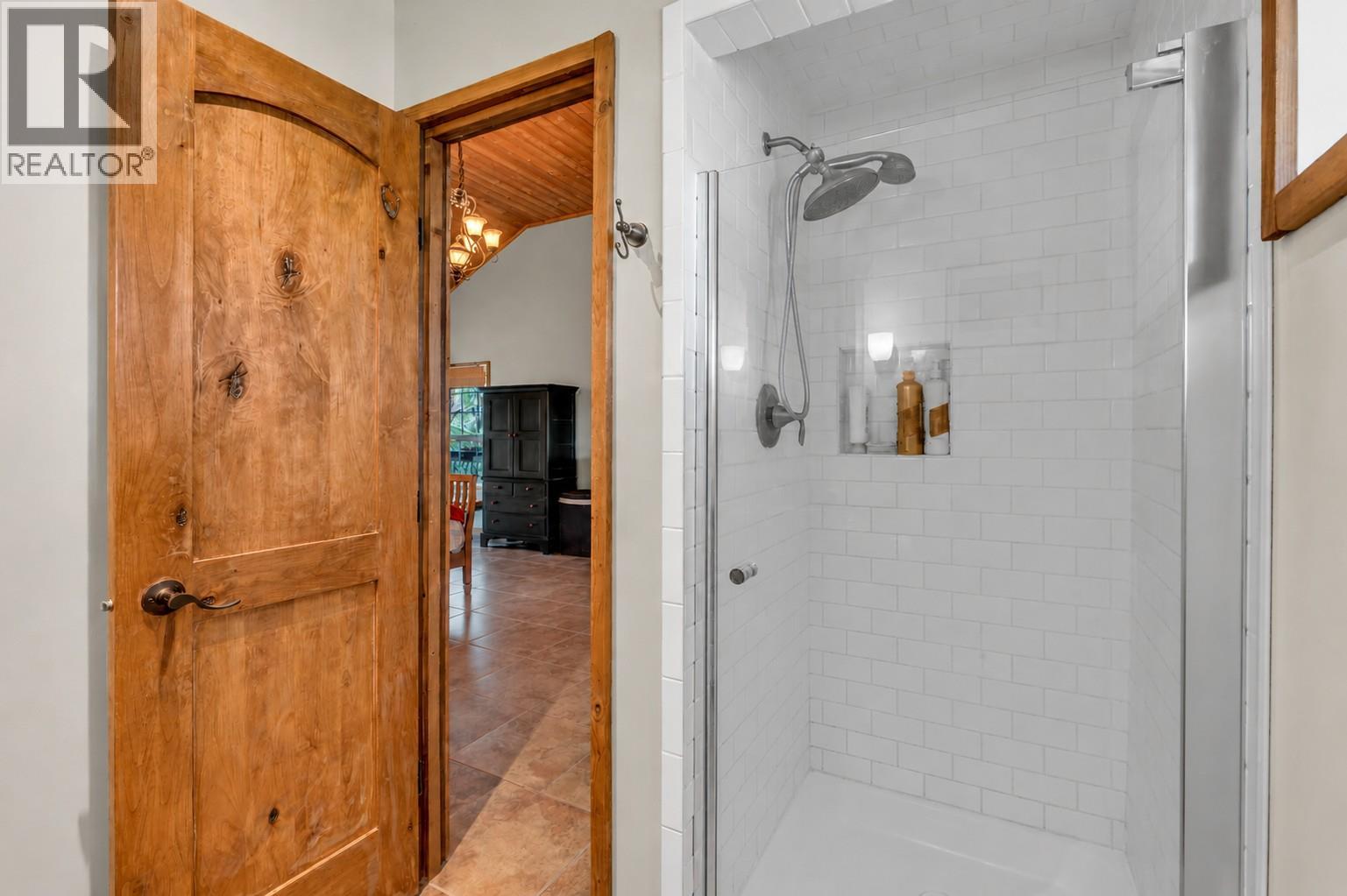 2795 Liddicoat Road - 28