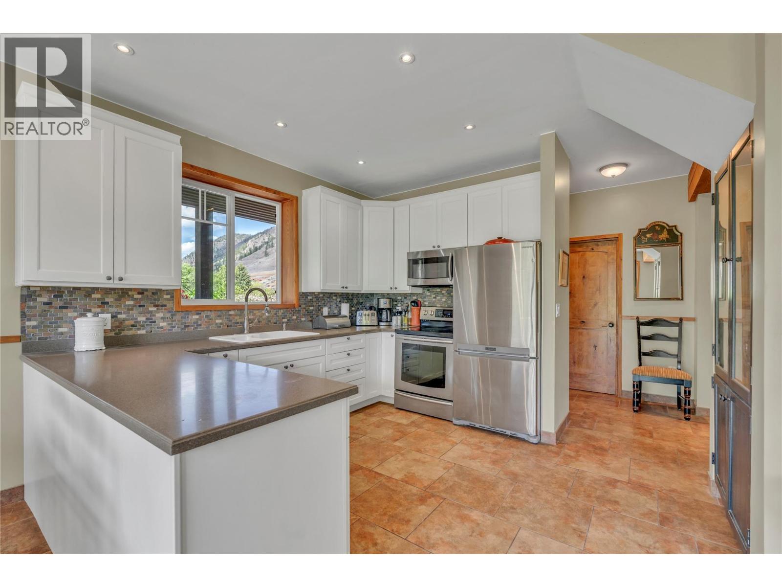 2795 Liddicoat Road - 10