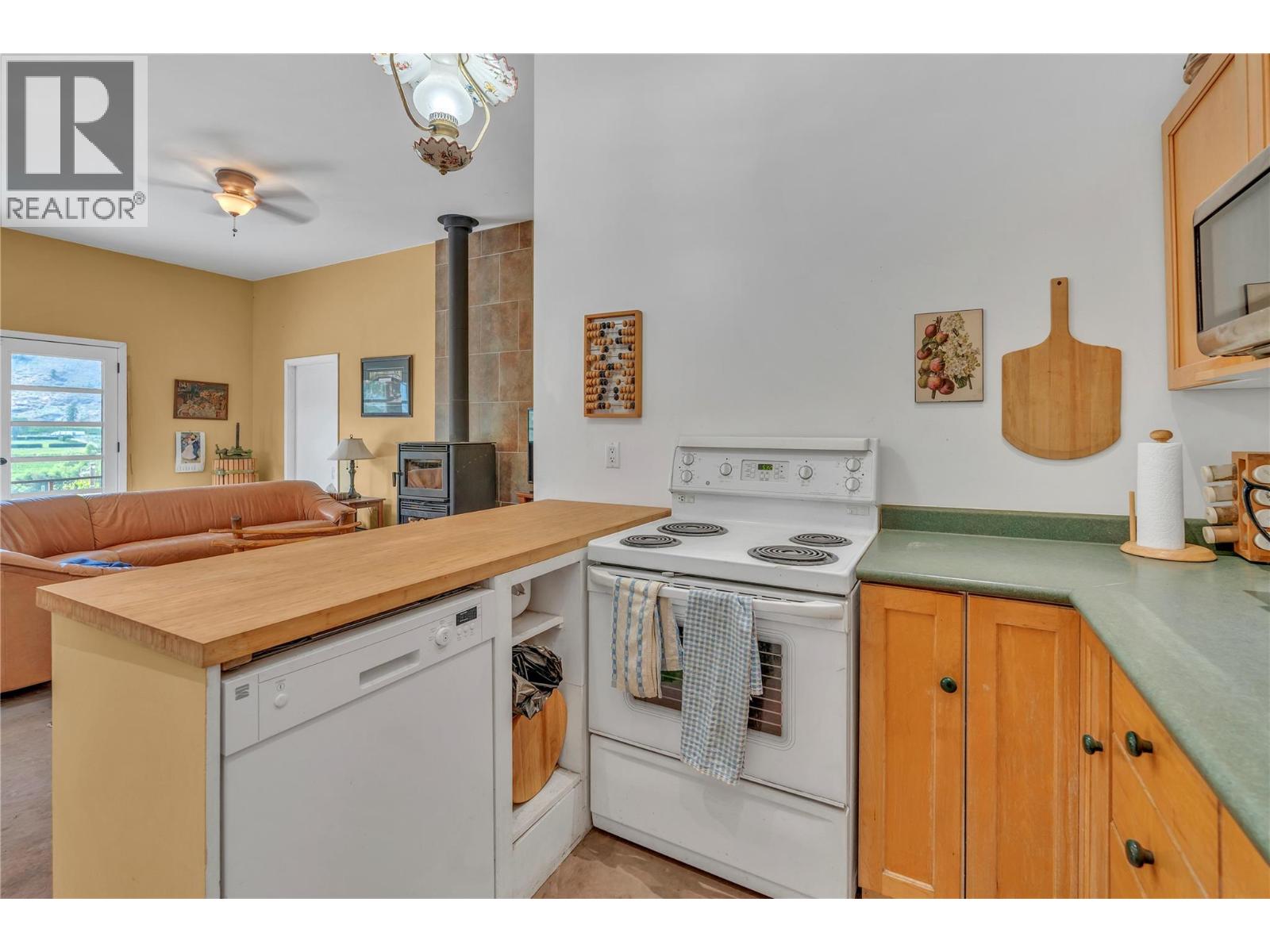 2795 Liddicoat Road - 49