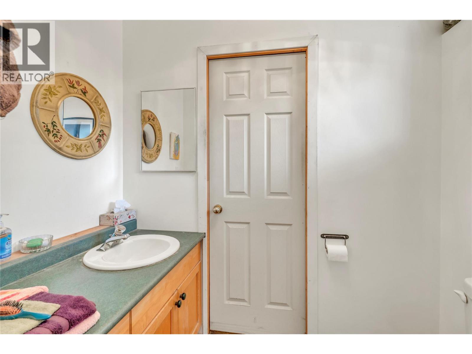 2795 Liddicoat Road - 52