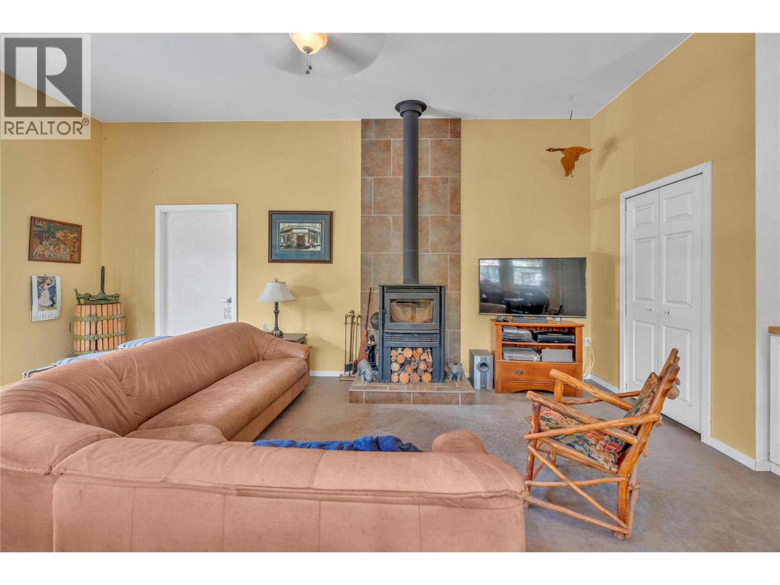 2795 Liddicoat Road - 53