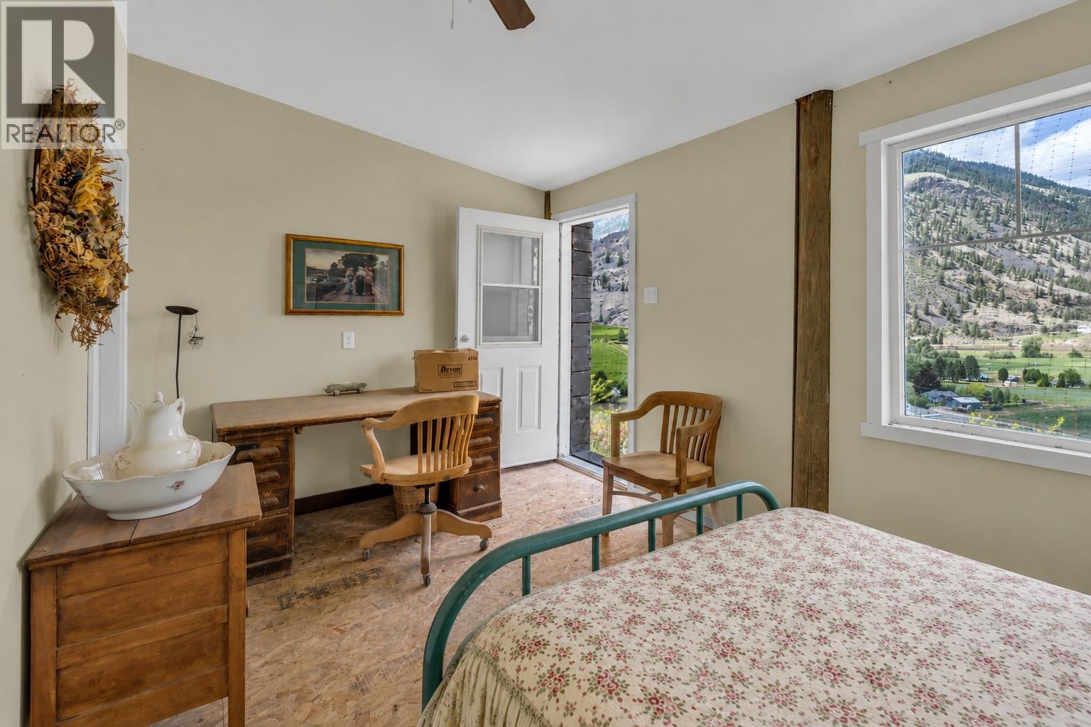 2795 Liddicoat Road - 58