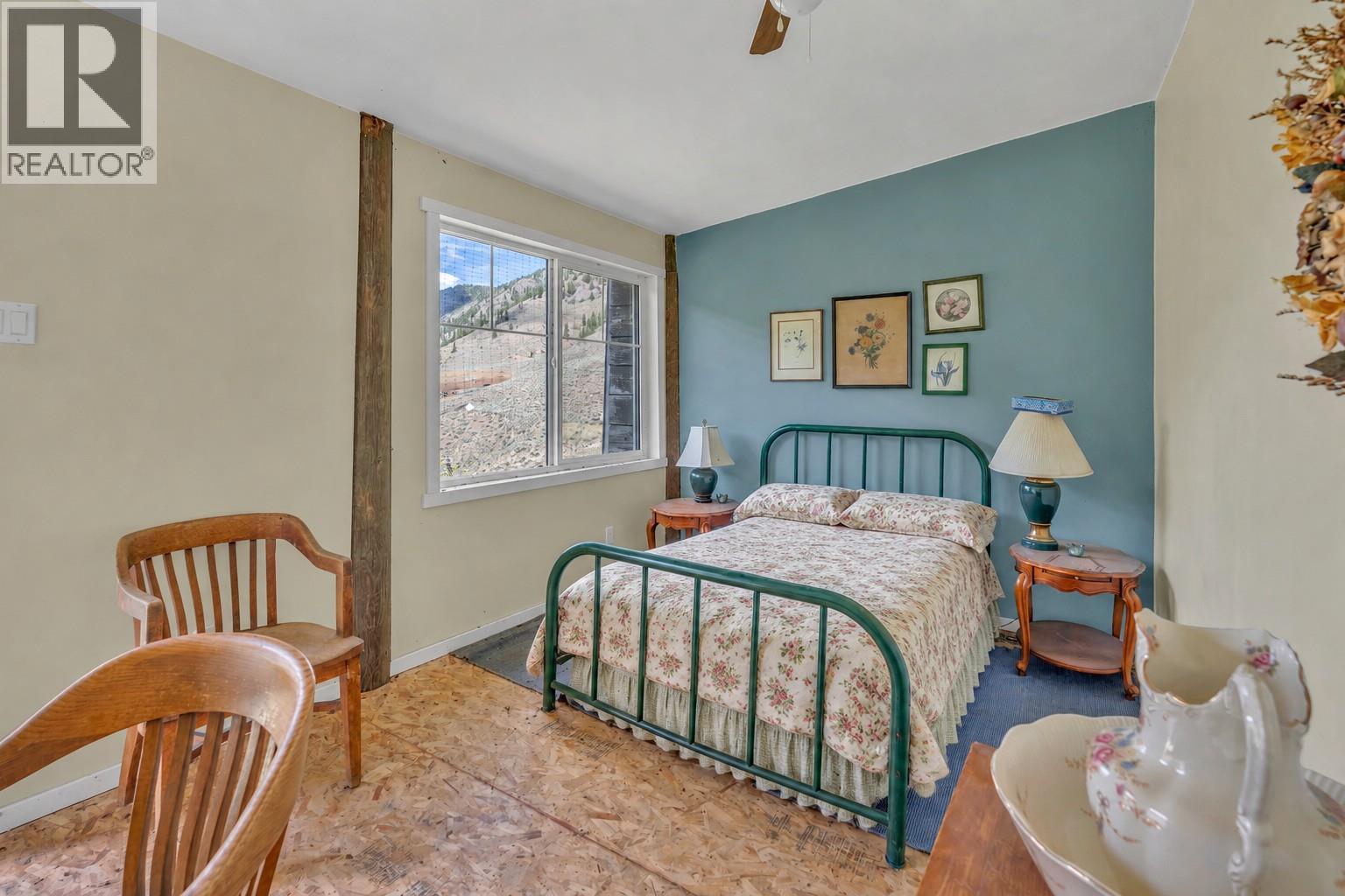 2795 Liddicoat Road - 57