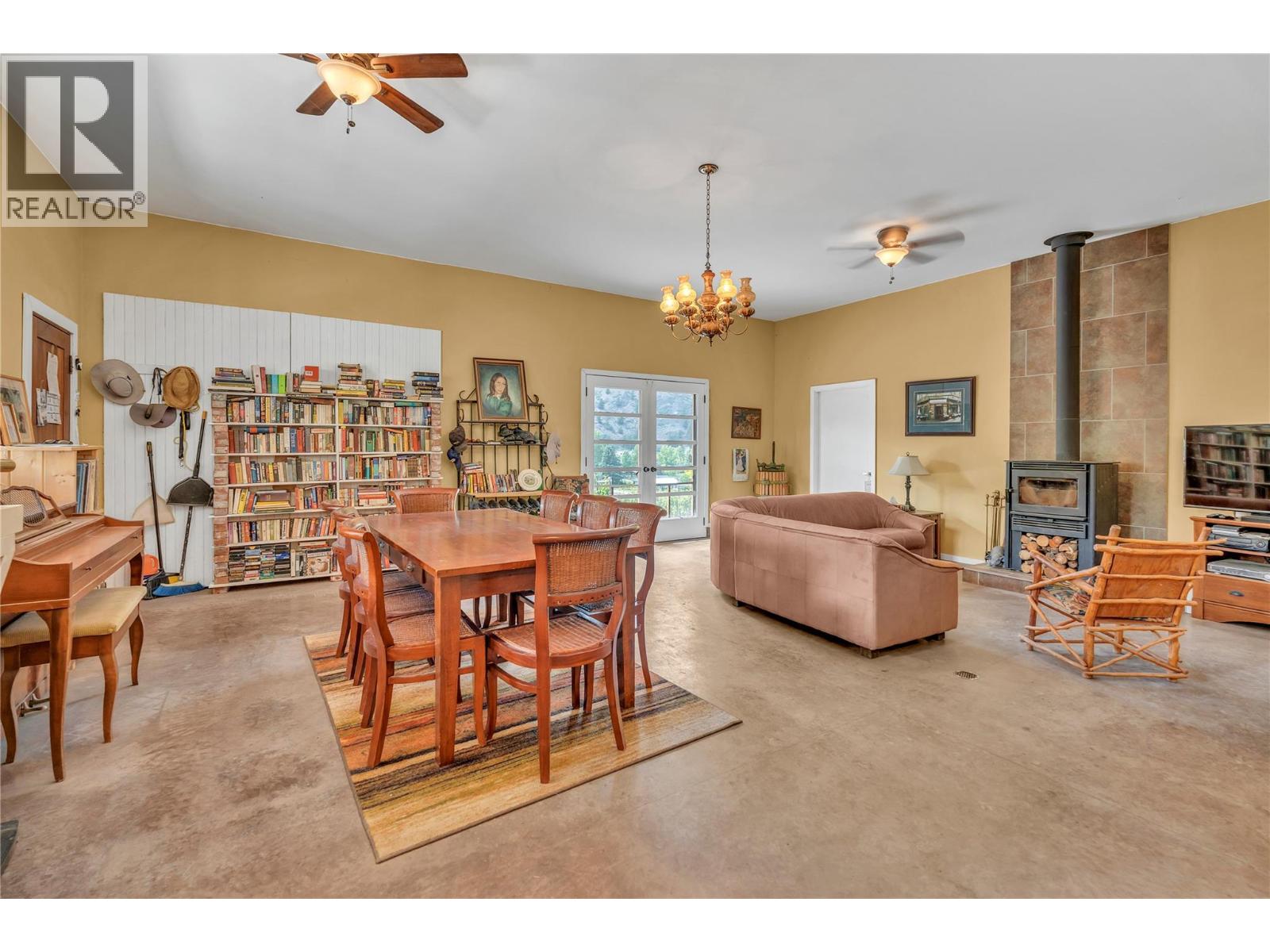 2795 Liddicoat Road - 51