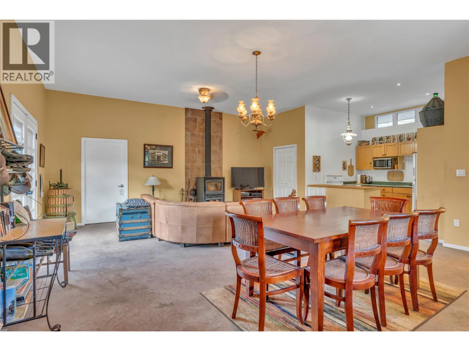 2795 Liddicoat Road - 45