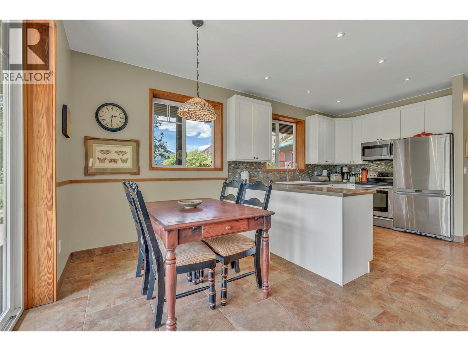 2795 Liddicoat Road - 12