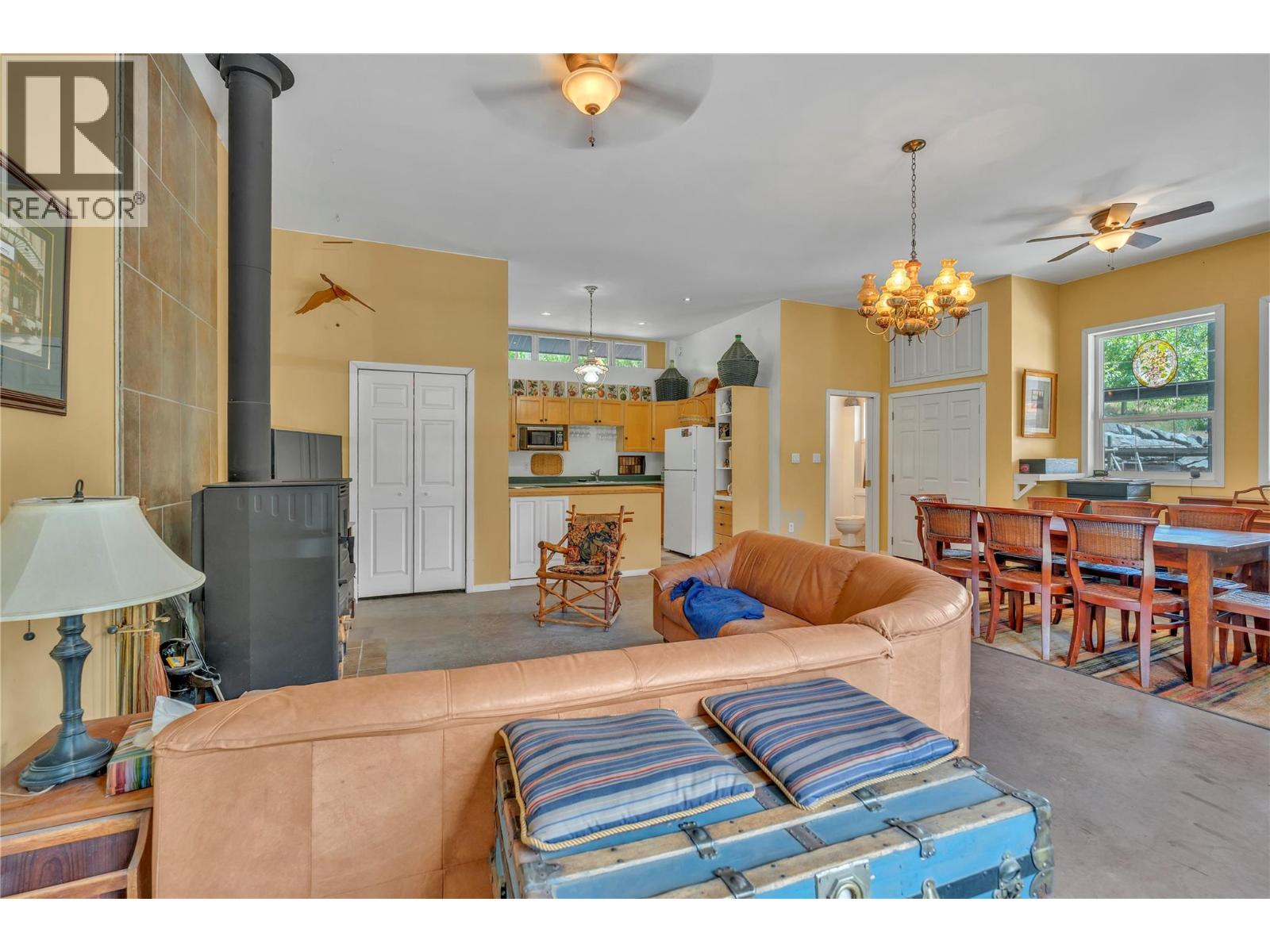 2795 Liddicoat Road - 46