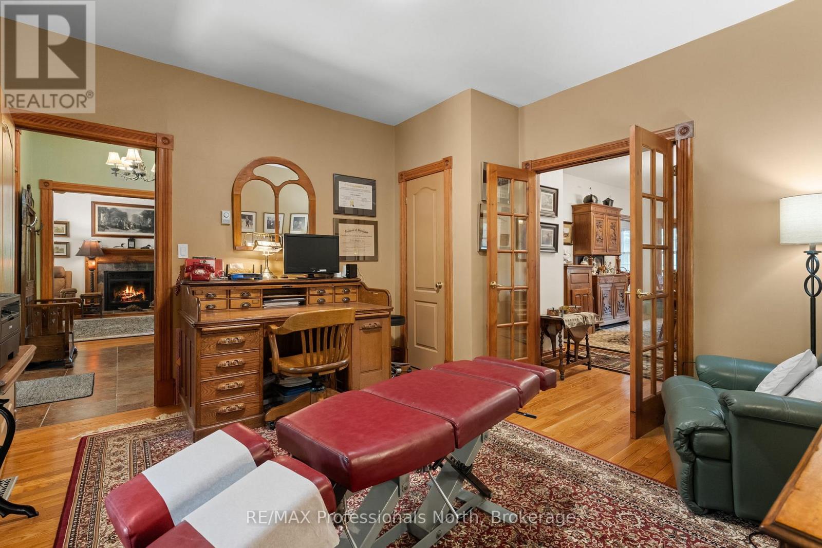 22 KNOWLES CRESCENT E - 31