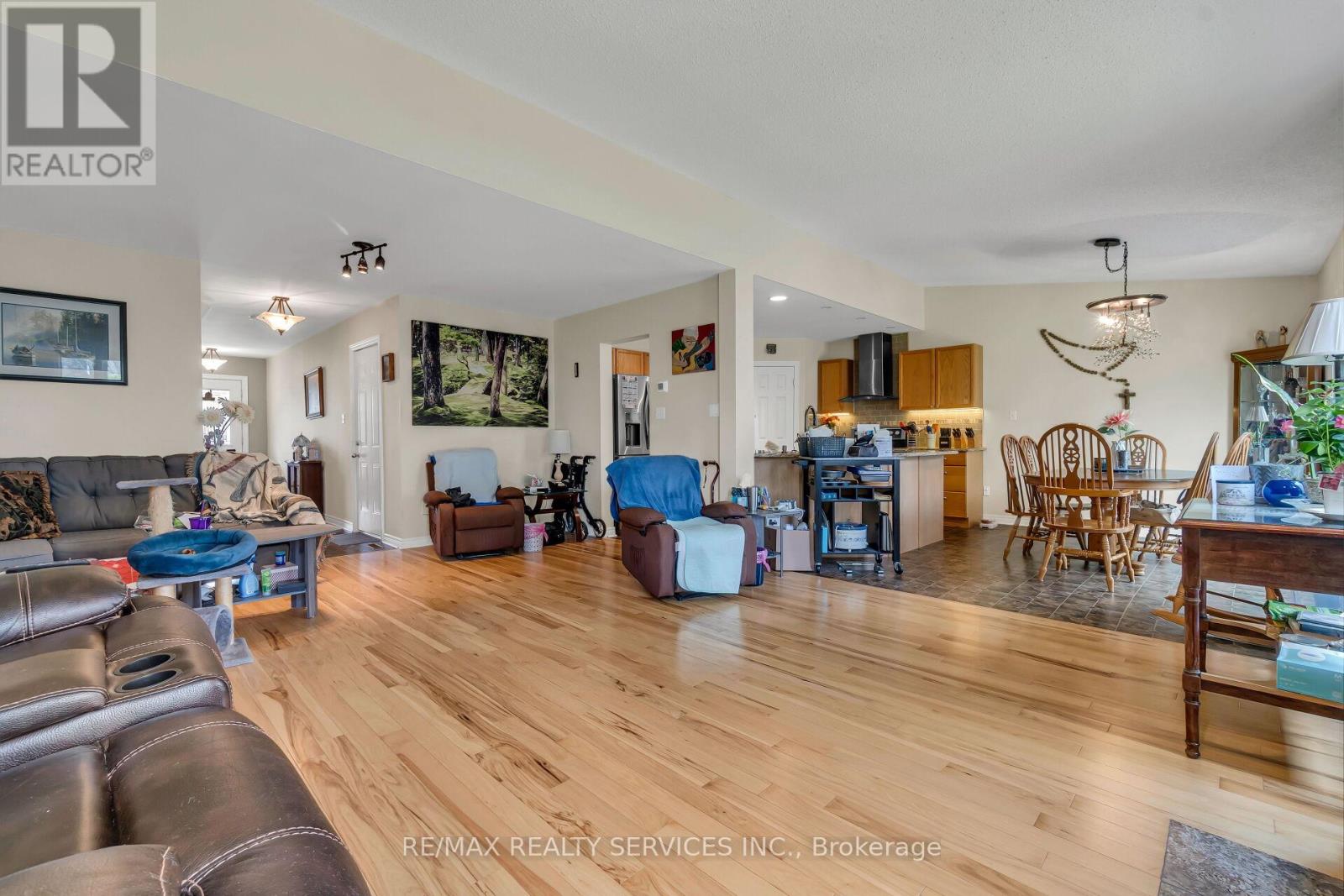 752 NORTH LEAKSDALE CIRCLE - 11