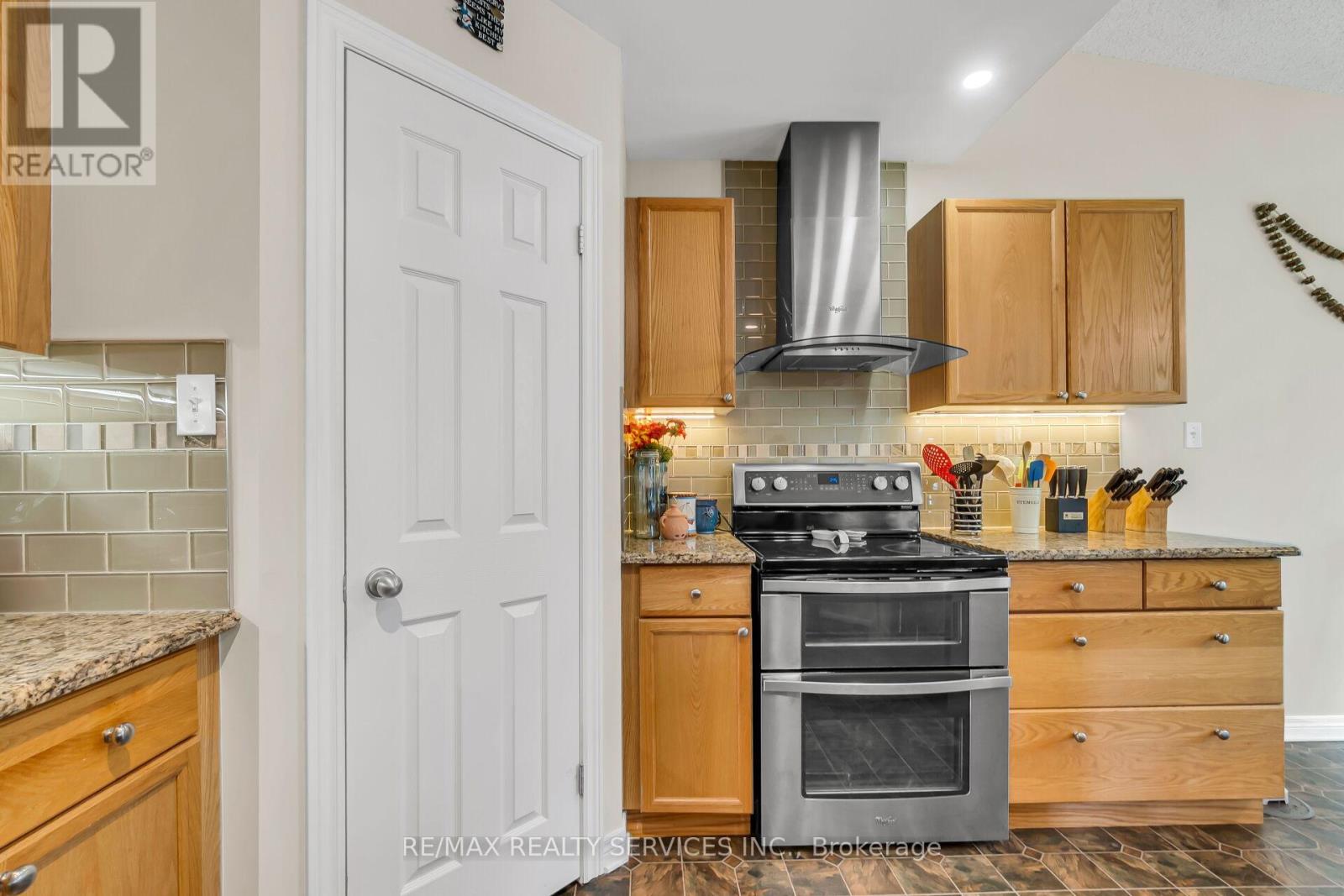 752 NORTH LEAKSDALE CIRCLE - 15
