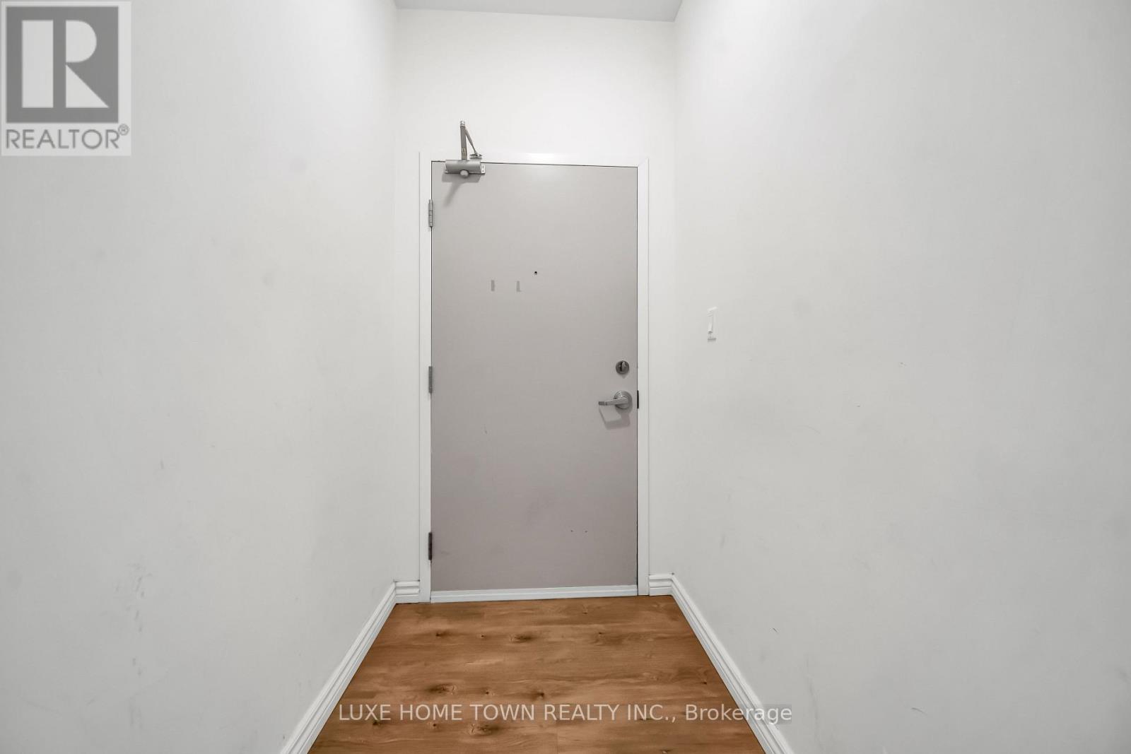#G104 275 LARCH STREET - 16