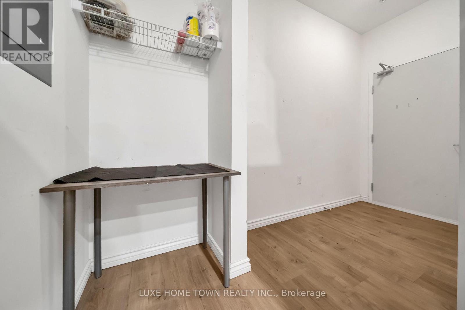#G104 275 LARCH STREET - 18