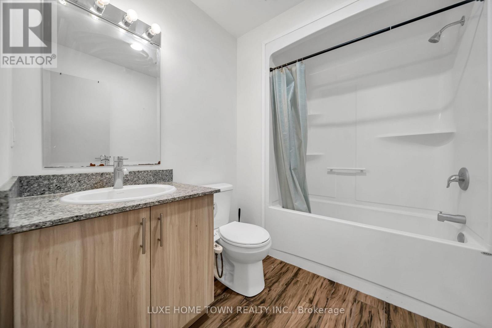 #G104 275 LARCH STREET - 19