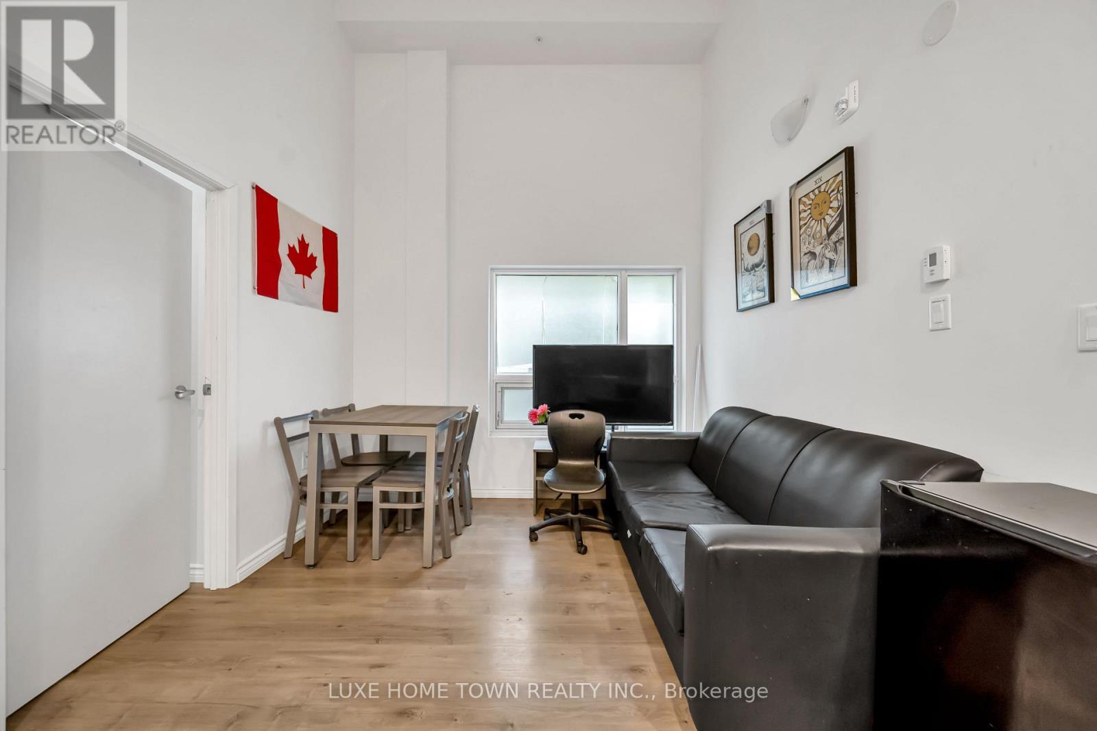 #G104 275 LARCH STREET - 24