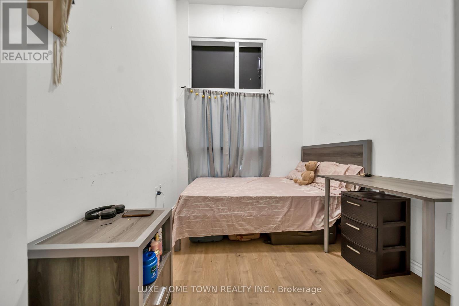 #G104 275 LARCH STREET - 30