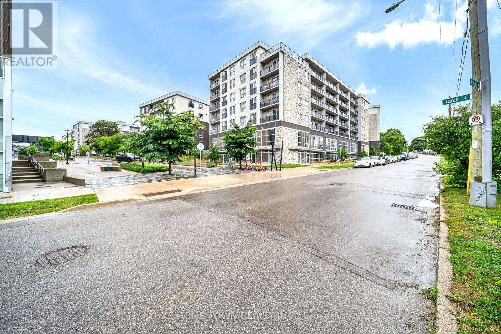 #G104 275 LARCH STREET - 36