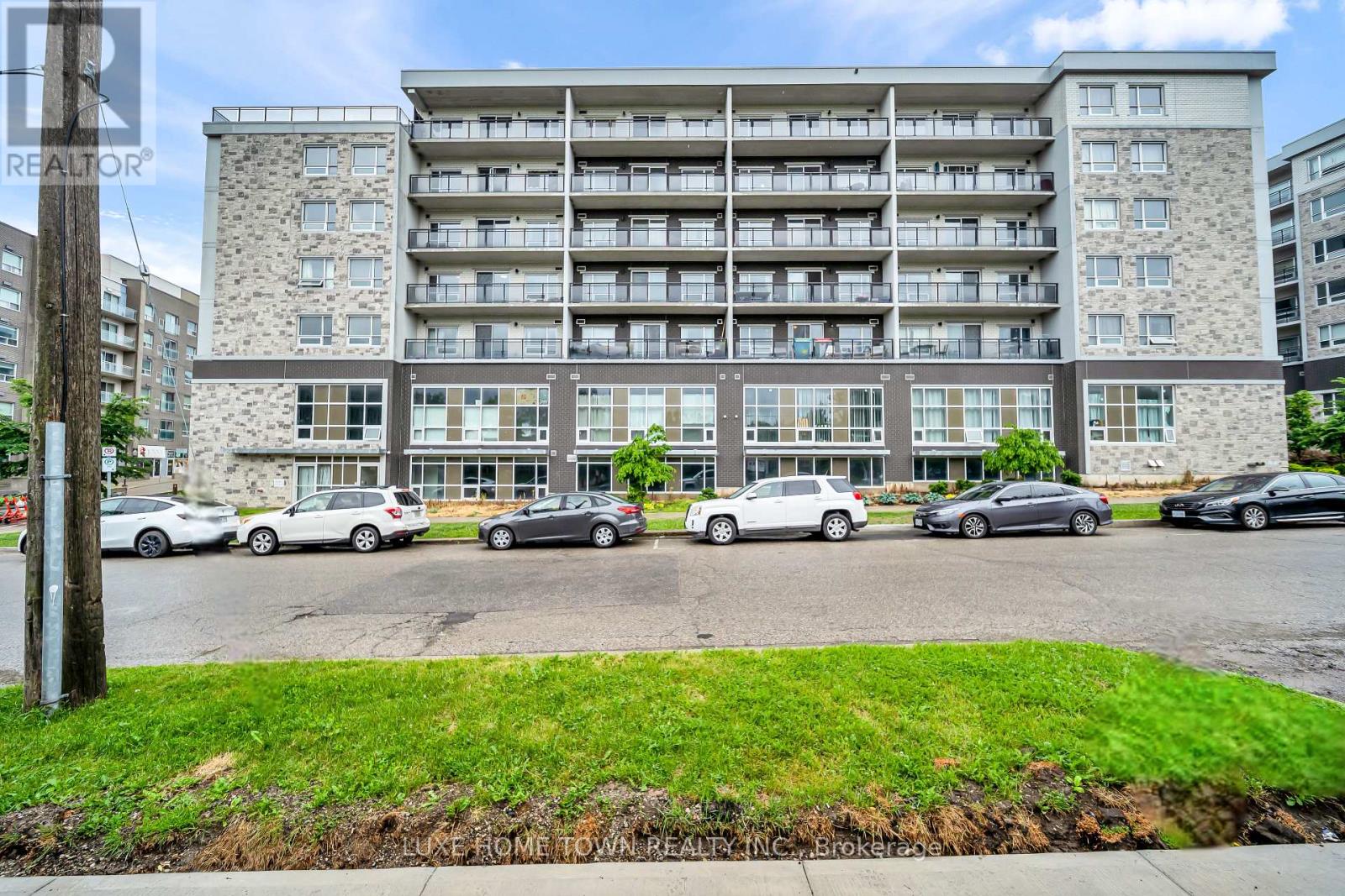 #G104 275 LARCH STREET - 38