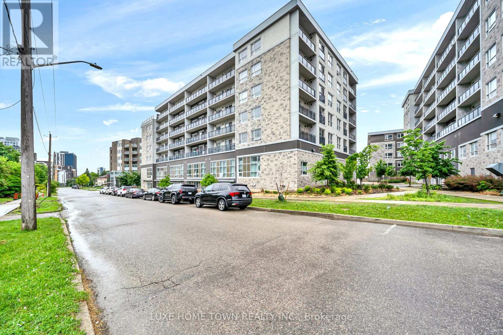 #G104 275 LARCH STREET - 39