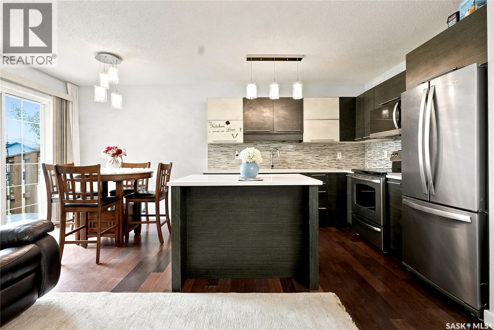#102 410 Ledingham WAY - 13