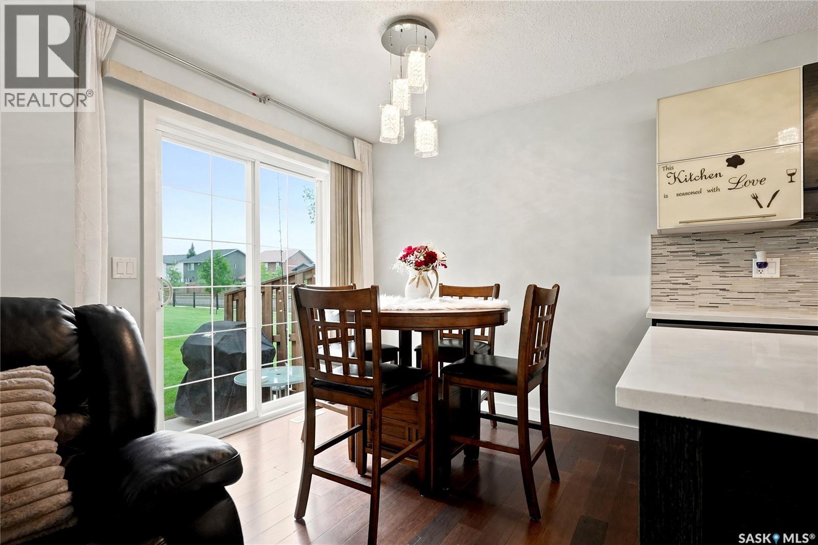 #102 410 Ledingham WAY - 19