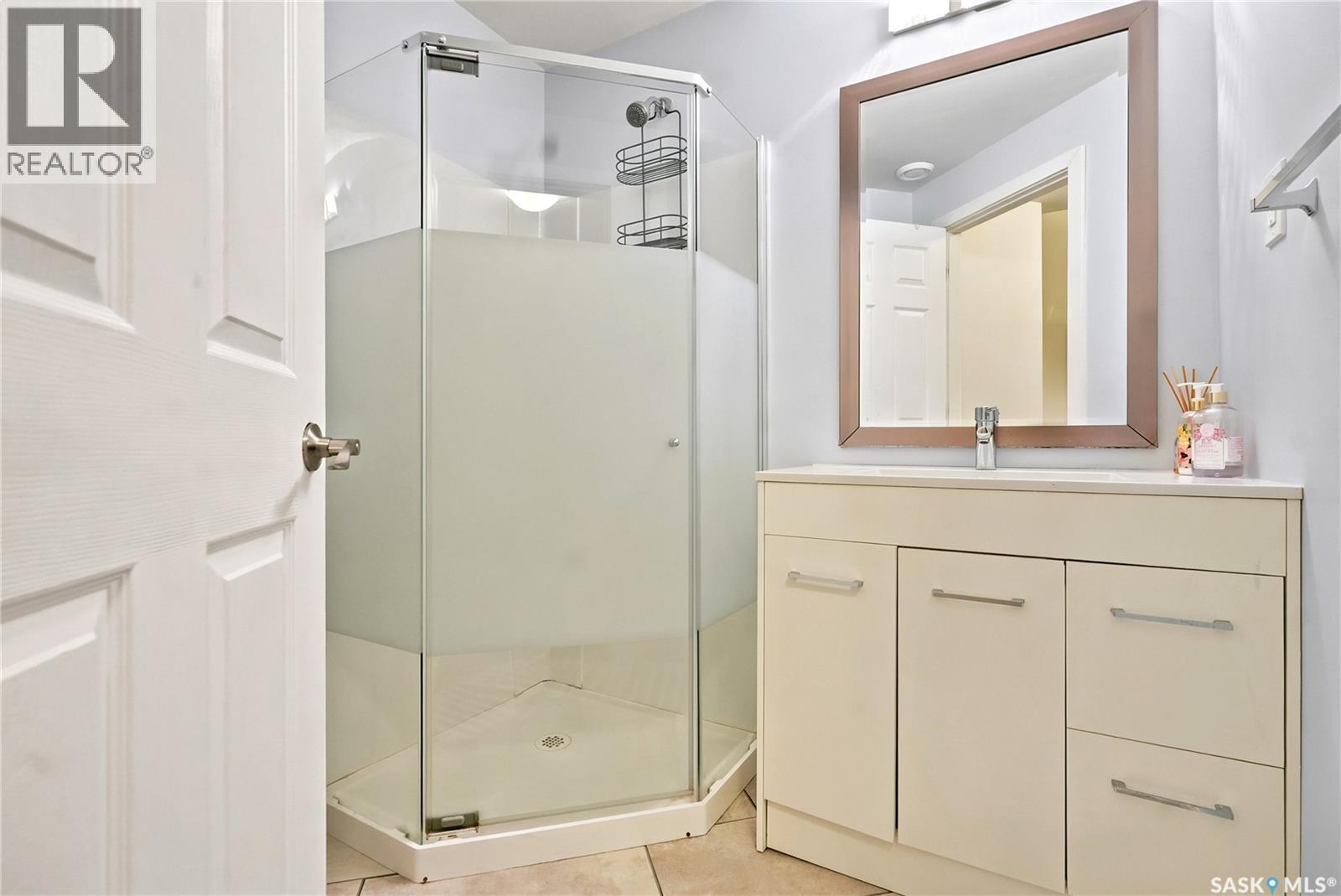 #102 410 Ledingham WAY - 42