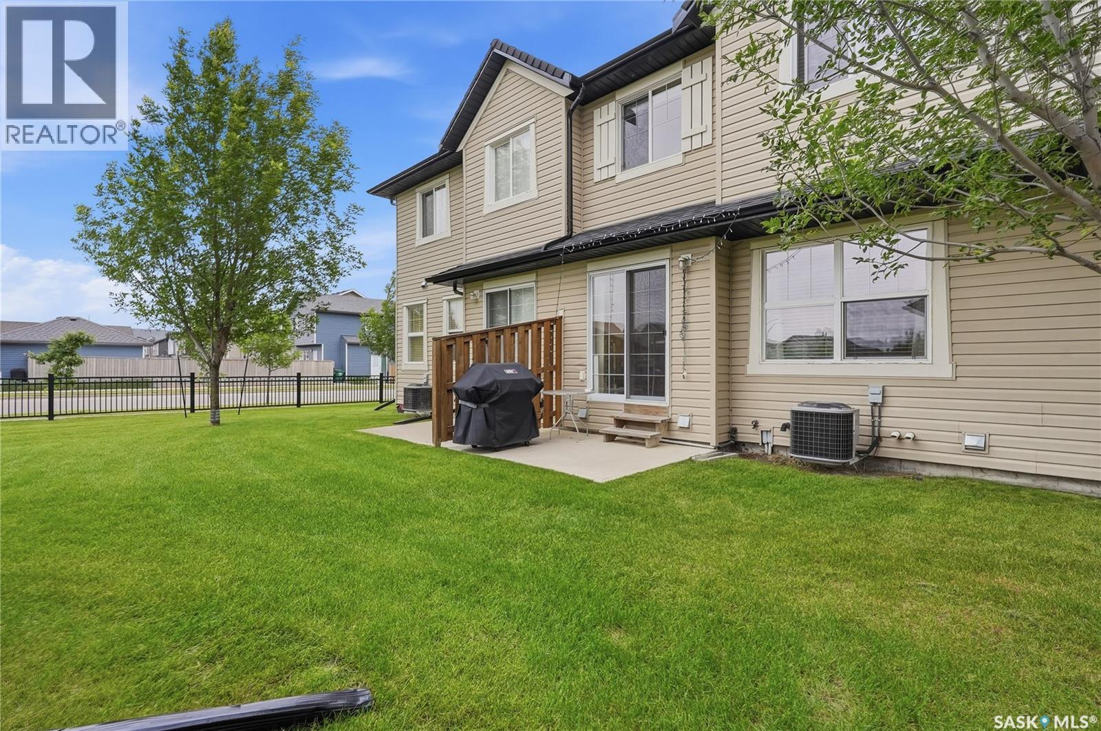 #102 410 Ledingham WAY - 46