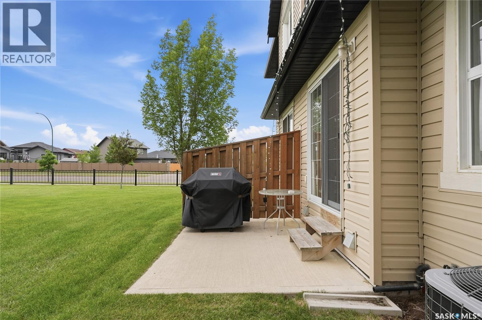 #102 410 Ledingham WAY - 48