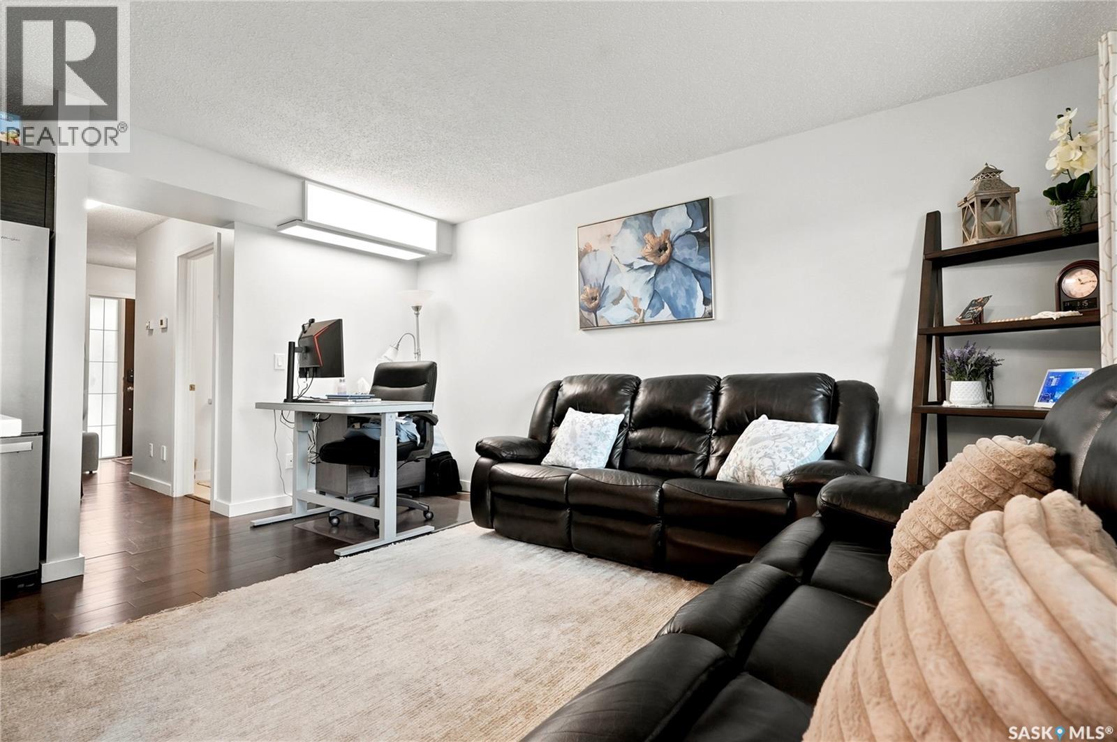 #102 410 Ledingham WAY - 9