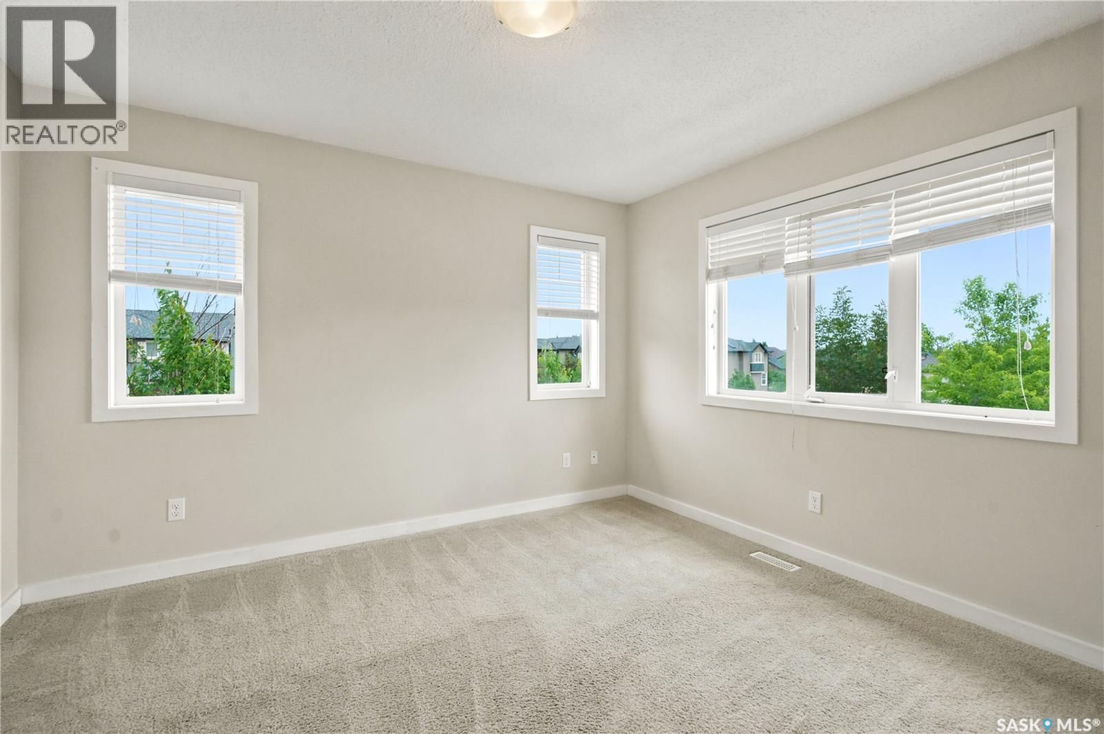 253 245 Ashworth CRESCENT — photo 28
