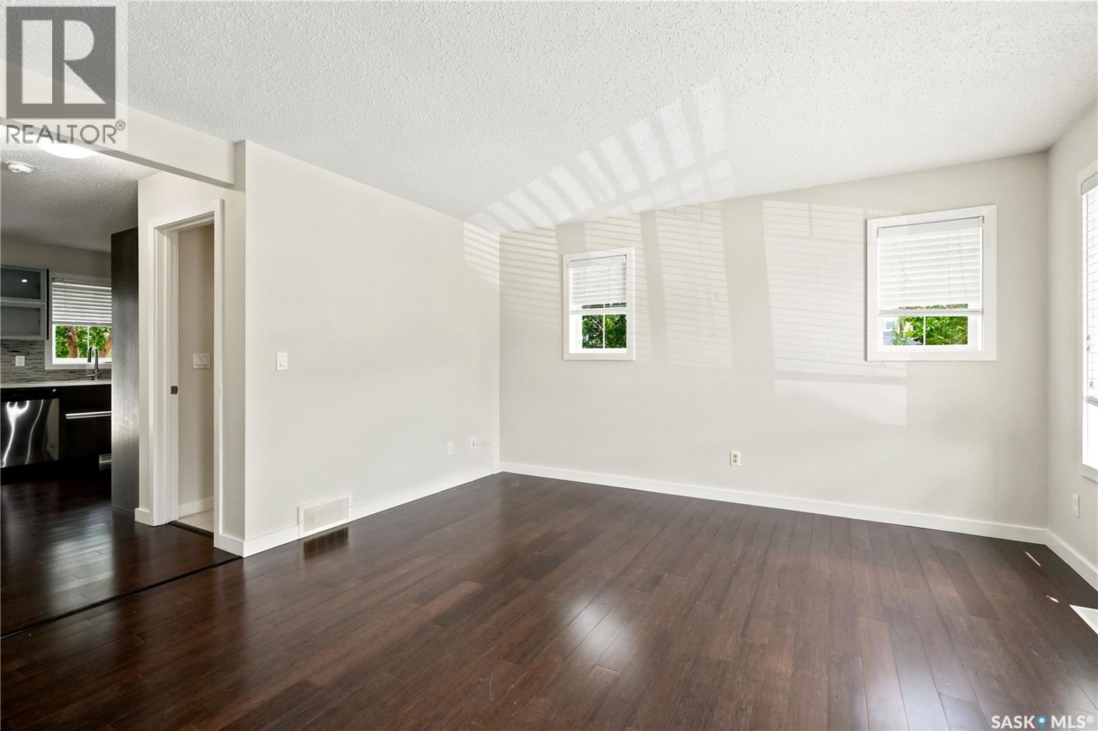 253 245 Ashworth CRESCENT — photo 6