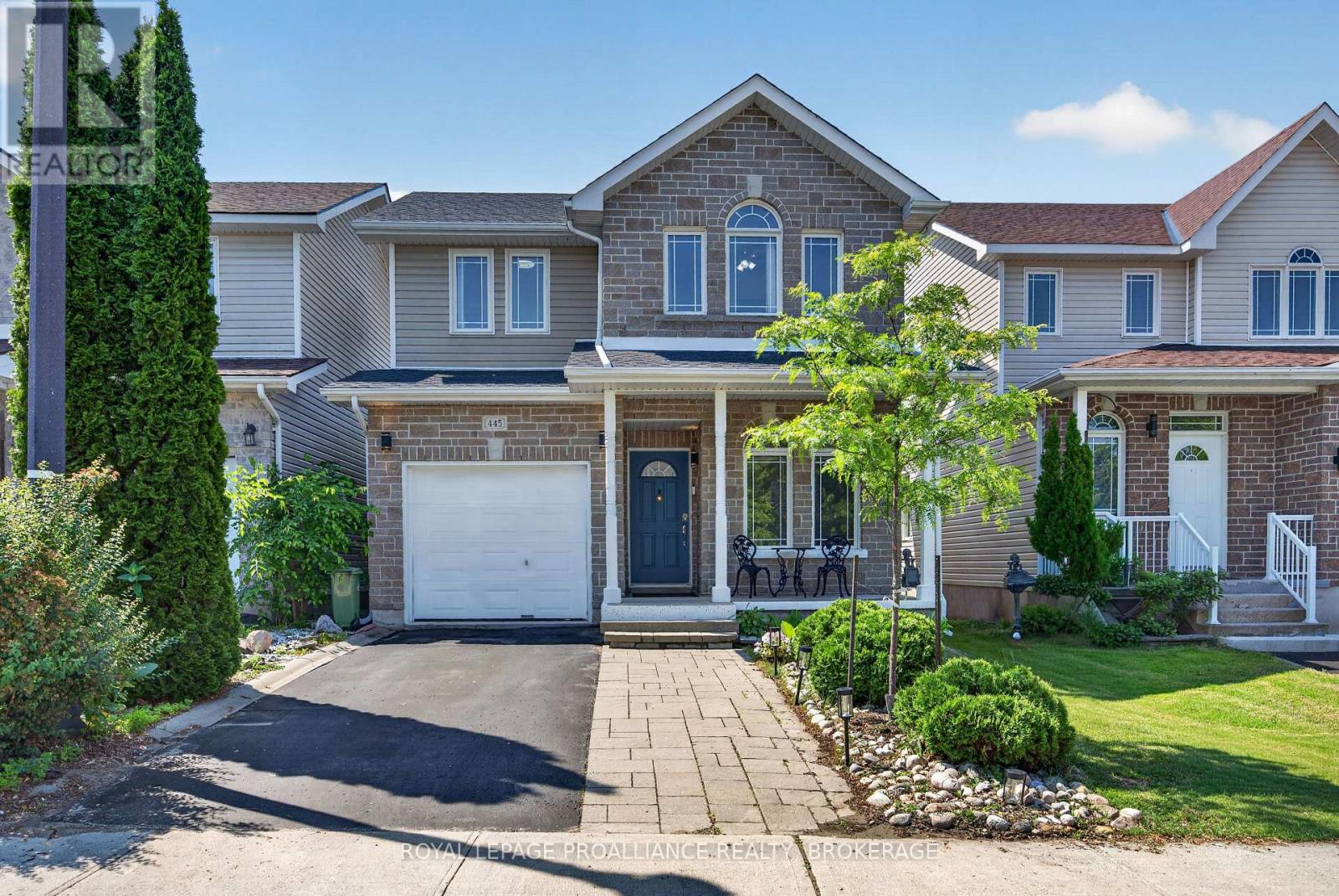 445 MAUREEN STREET - 2