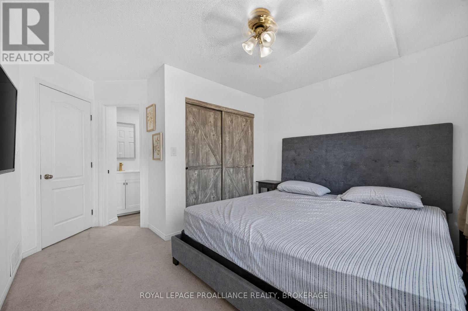 445 MAUREEN STREET - 25