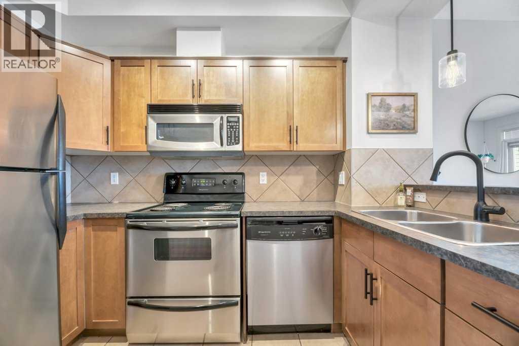 #13 148 Rockyledge View NW - 11