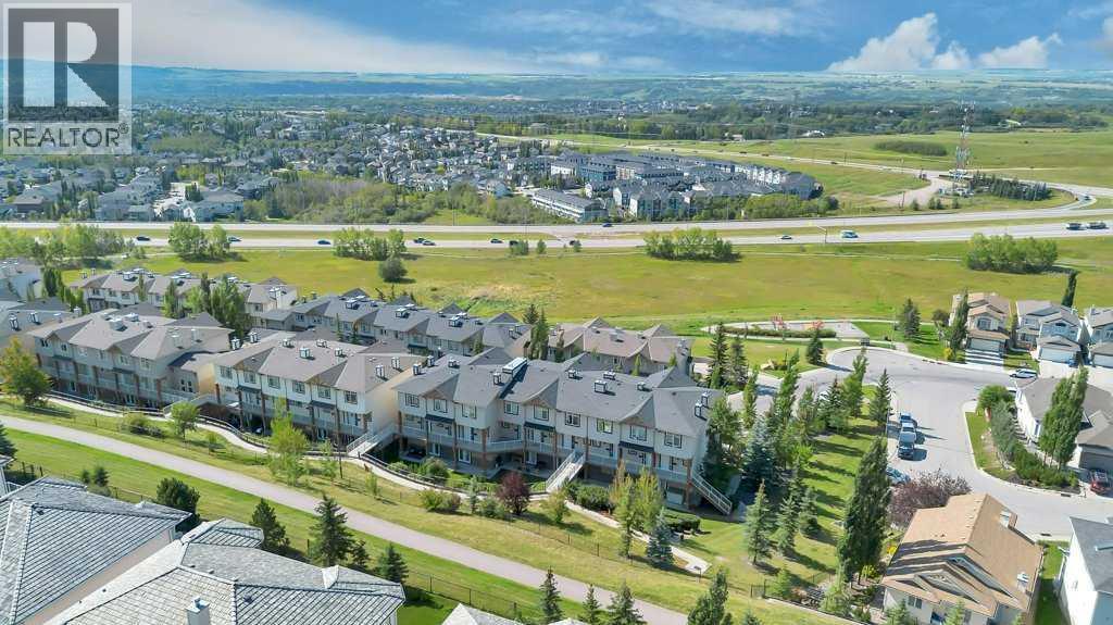 #13 148 Rockyledge View NW - 17