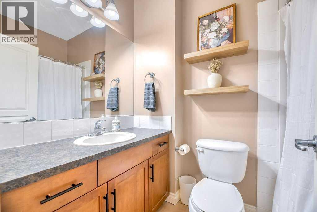 #13 148 Rockyledge View NW - 25