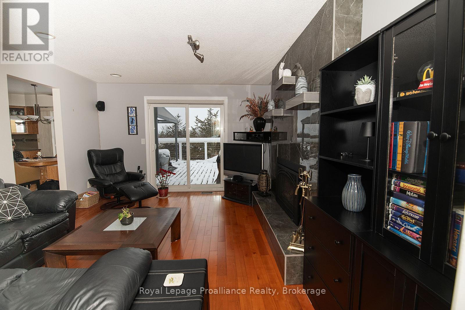61 SILLS ROAD - 21