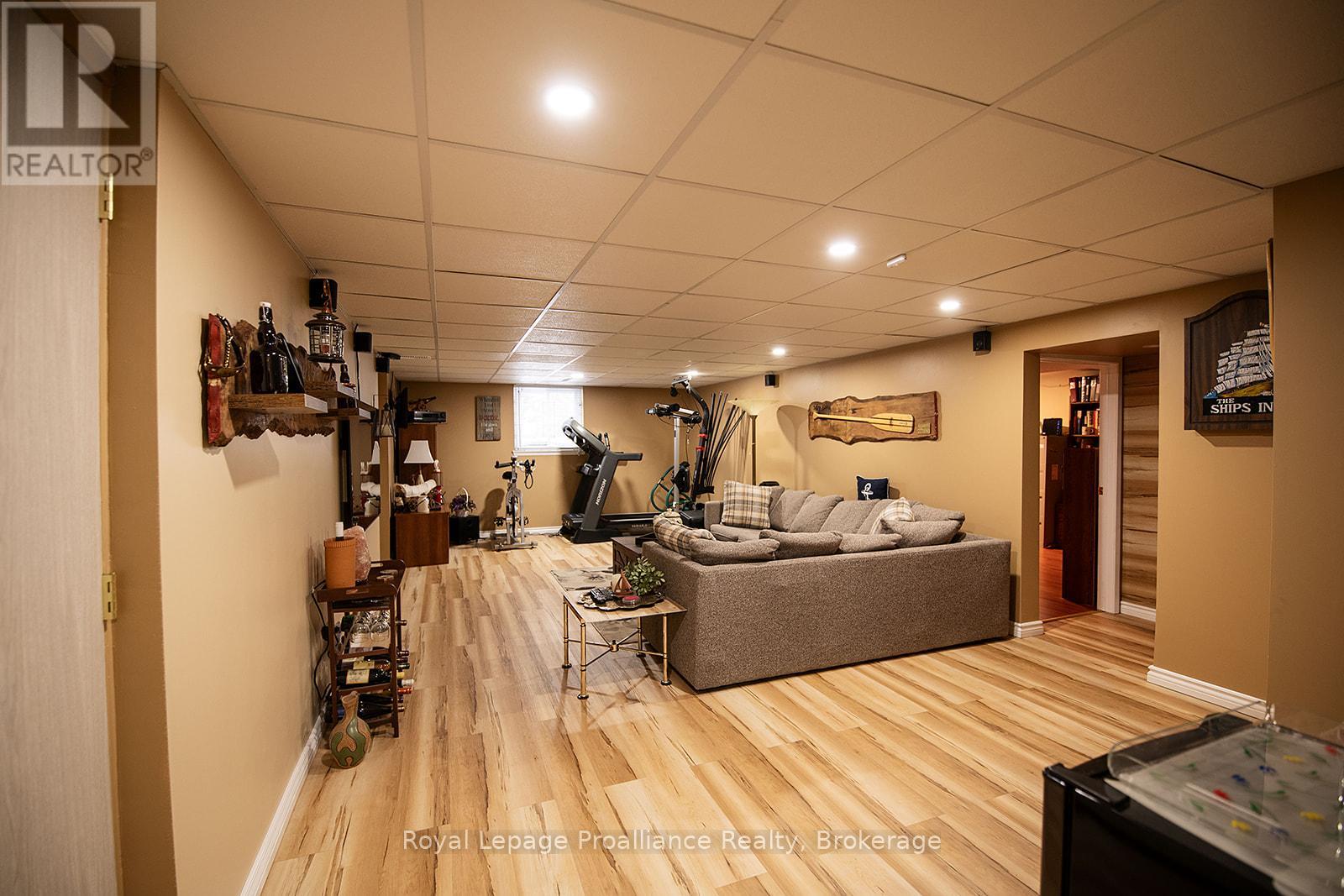 61 SILLS ROAD - 33