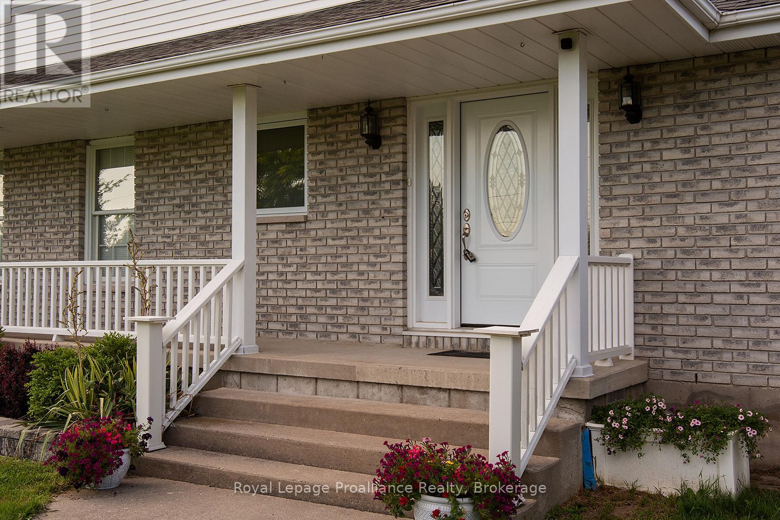 61 SILLS ROAD - 4