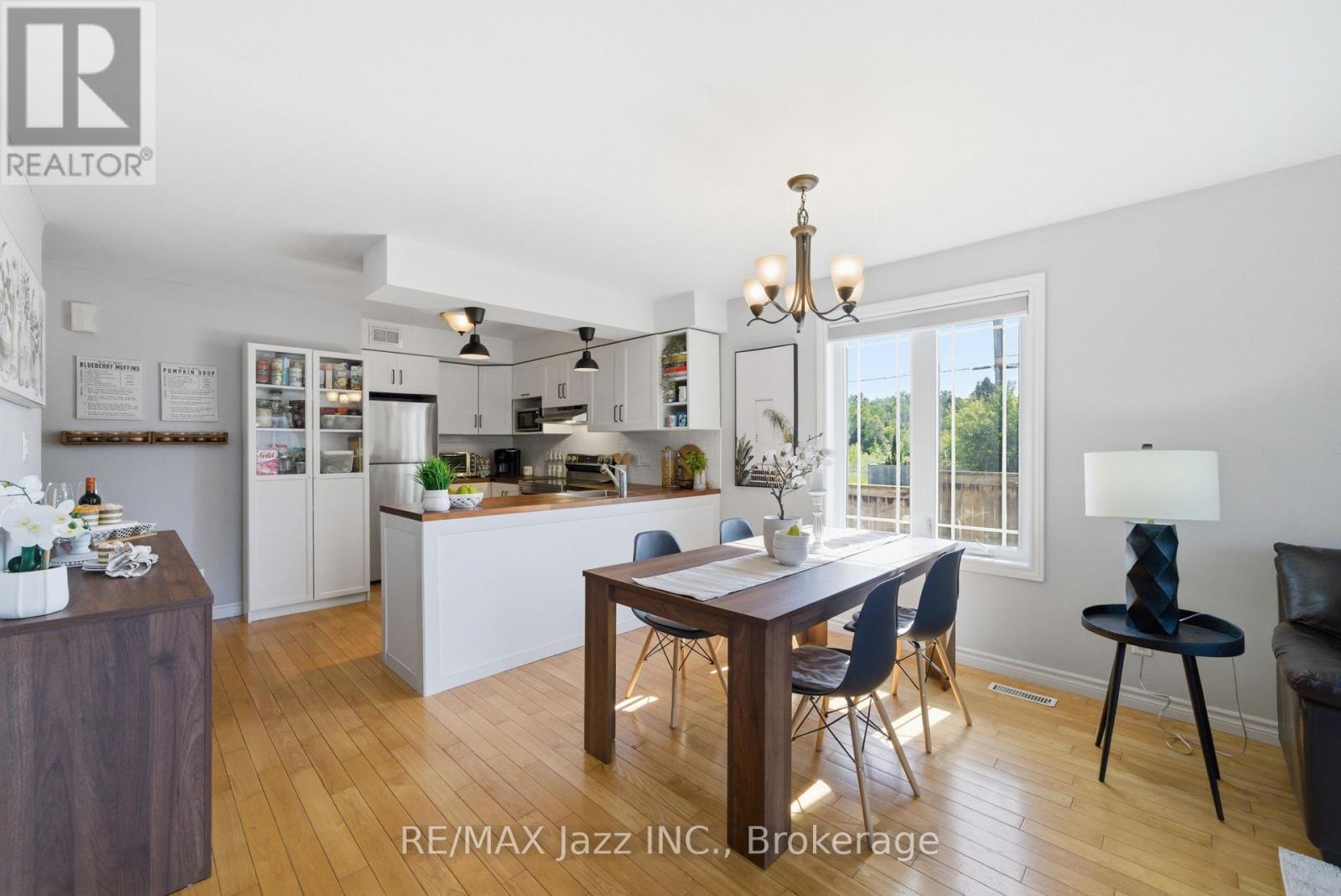 1 COOPER COURT - 10