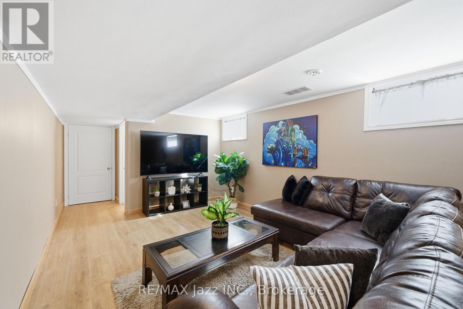 1 COOPER COURT - 30