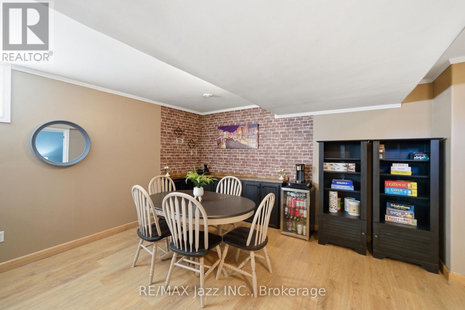 1 COOPER COURT - 31