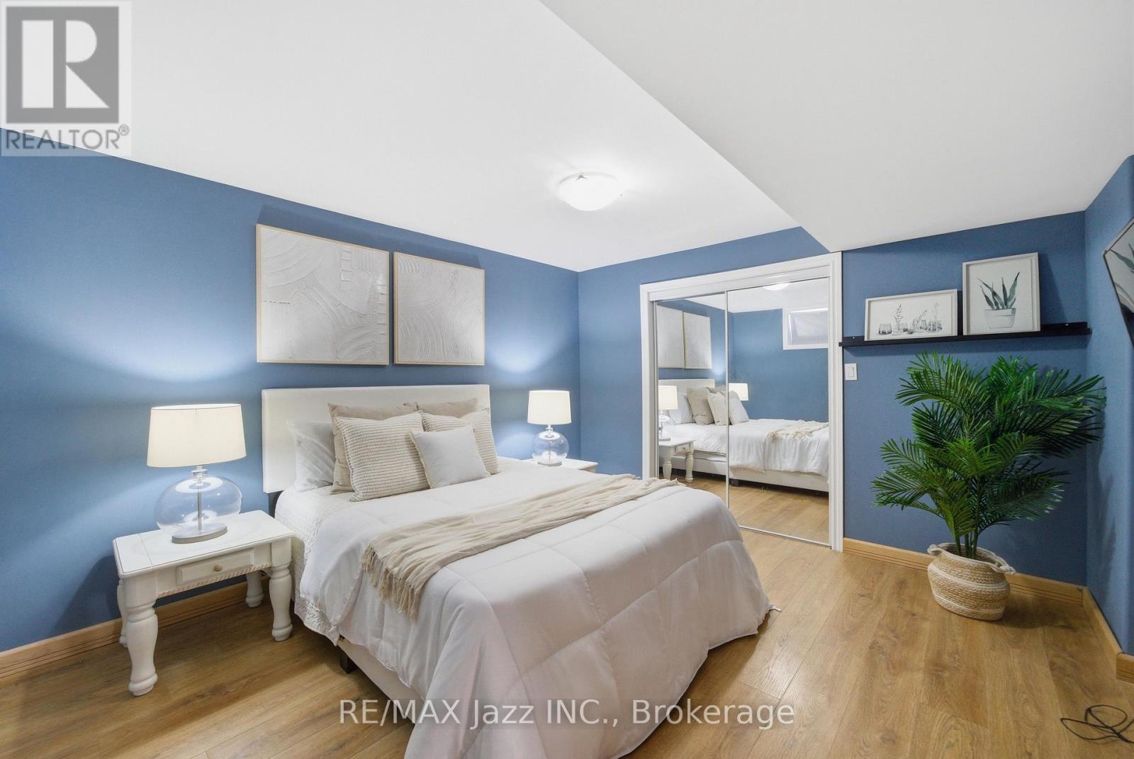 1 COOPER COURT - 32