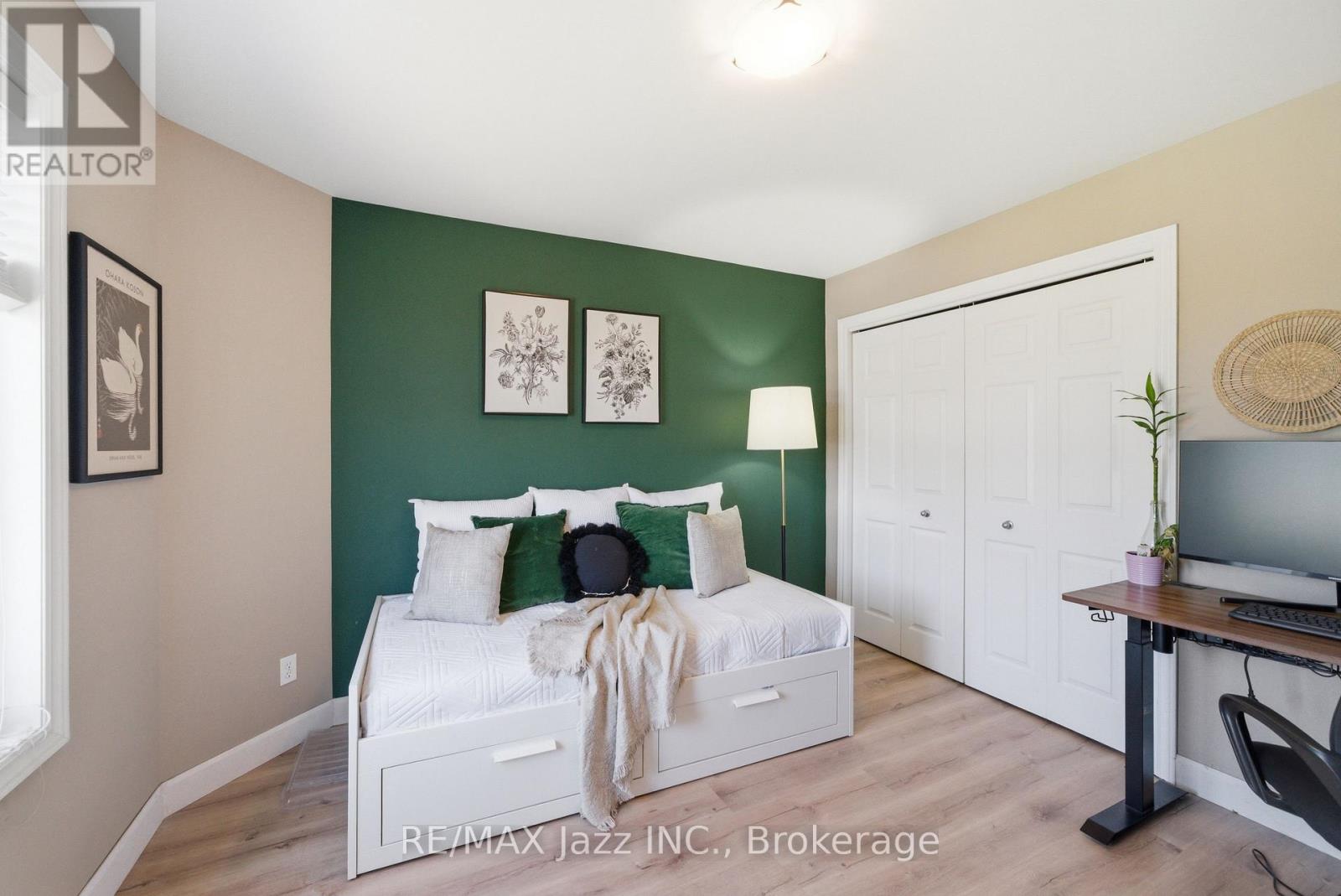 1 COOPER COURT - 5