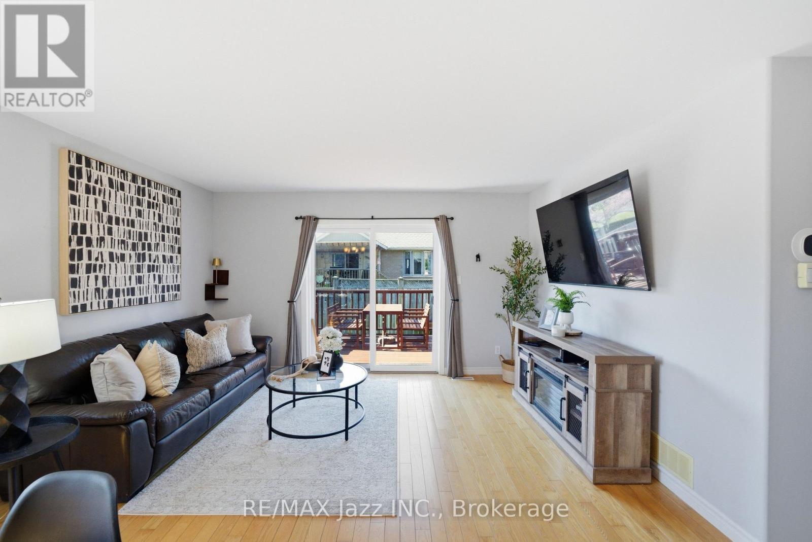 1 COOPER COURT - 9