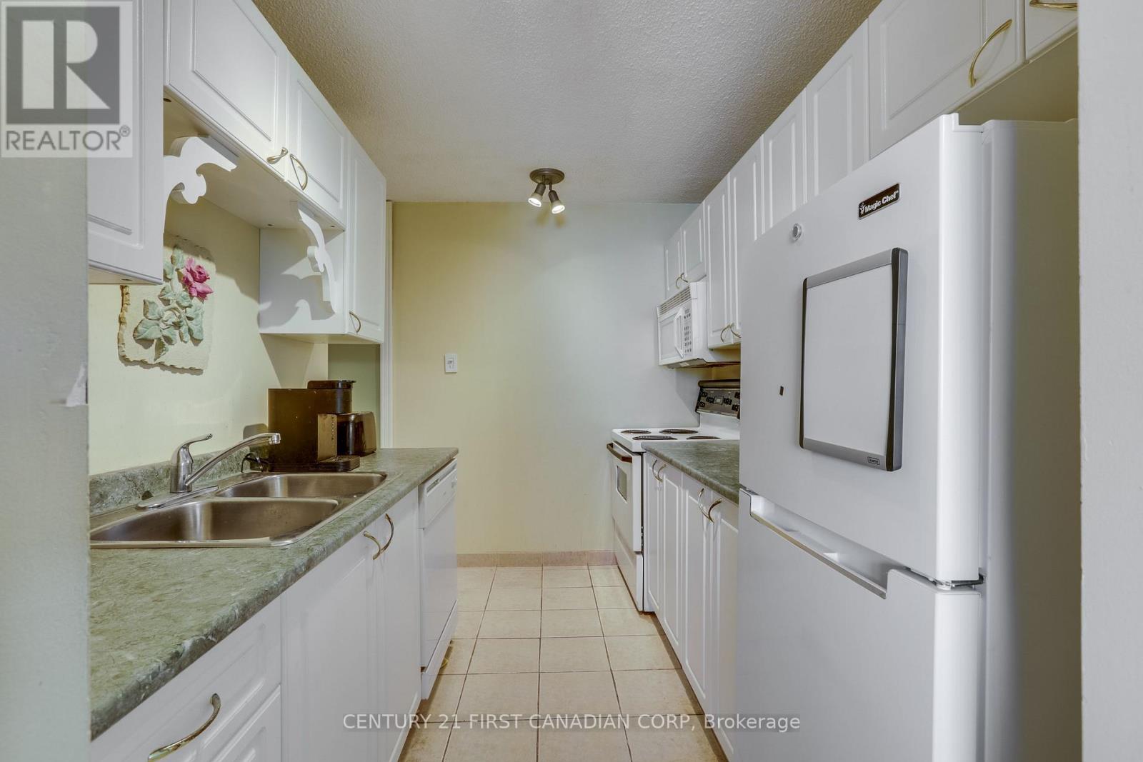 #404 1103 JALNA BOULEVARD - 13