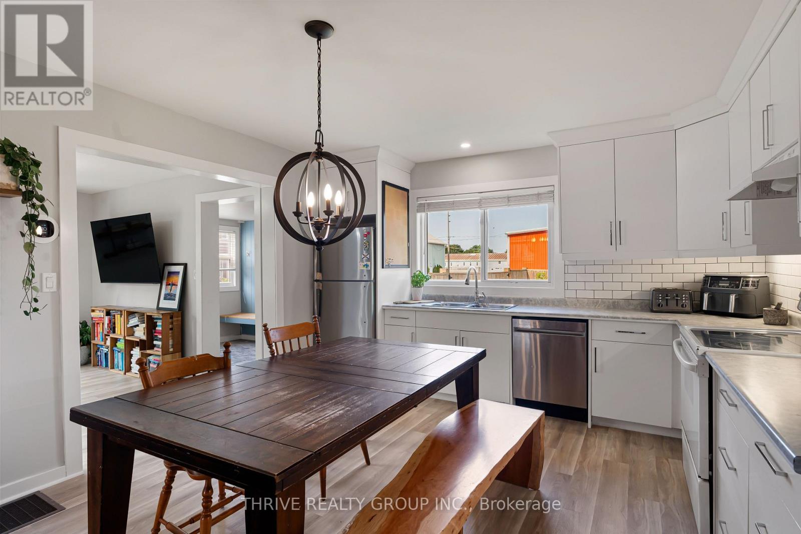 110 QUEEN STREET - 14