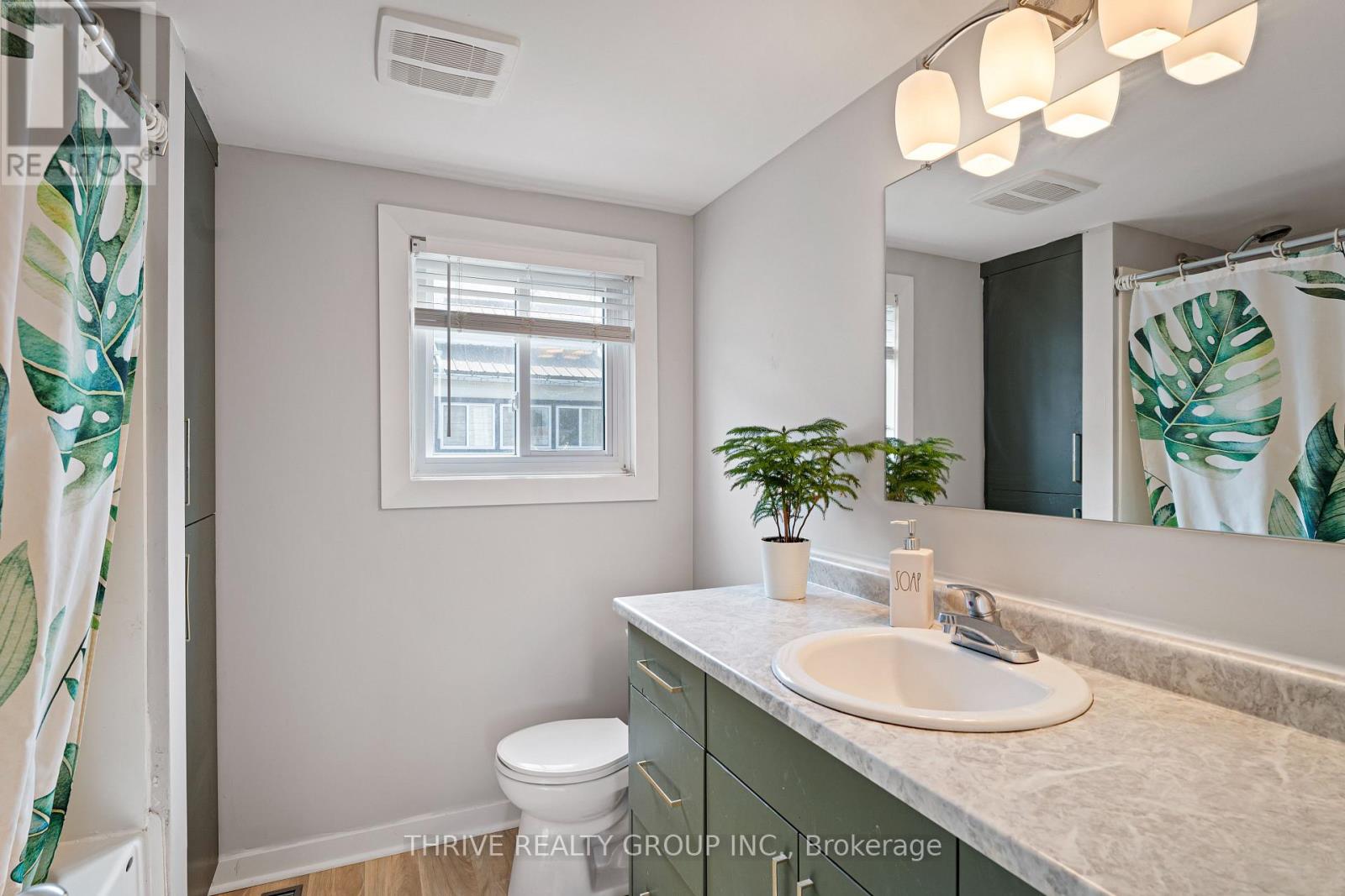 110 QUEEN STREET - 20