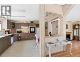 Dining room - 385 Lake Park Rd, Lake Cowichan, BC V0N2L0 Photo 8