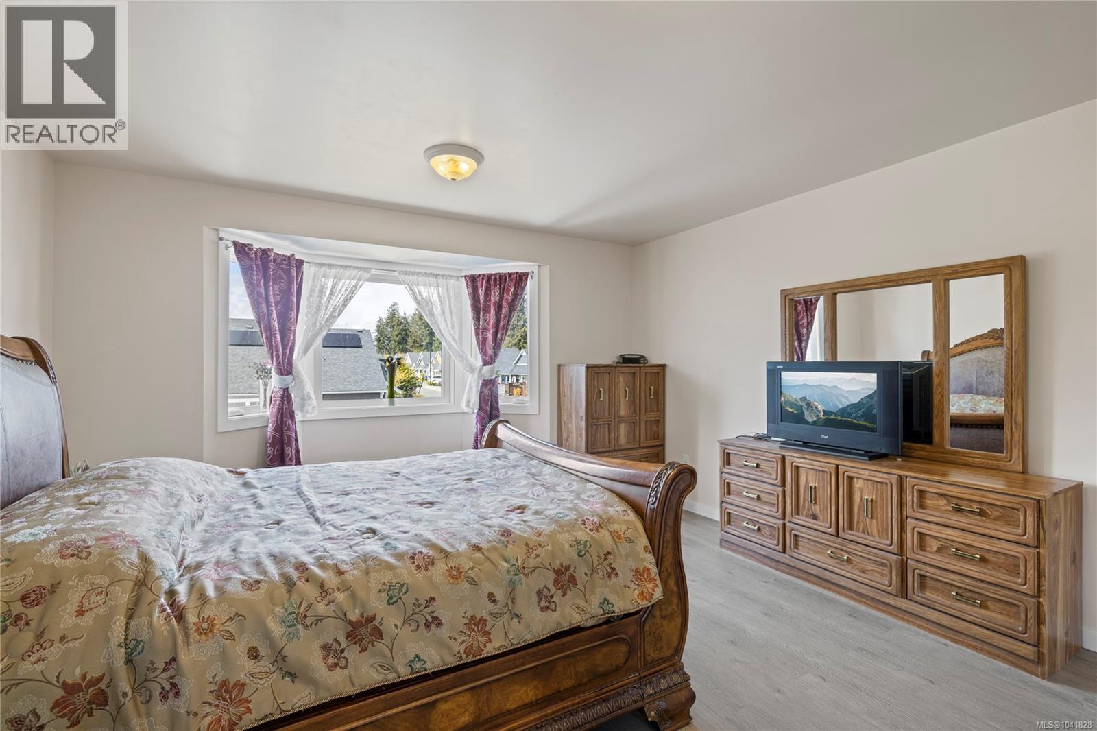 787 Stanhope Rd - 32