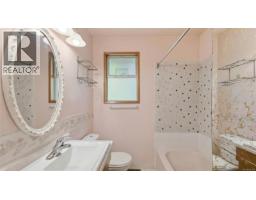 559 Johnstone Rd, Parksville, BC V9P2A5 Photo 18